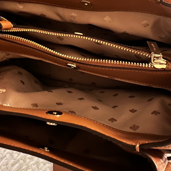 NWOT and NWT pebbledKate Spade Dumpling Satchel and matching Continental wallet - Picture 5 of 12